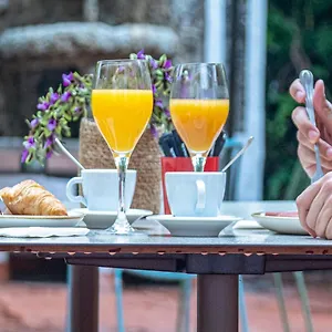 Casa Lirio Hotel Barcelona